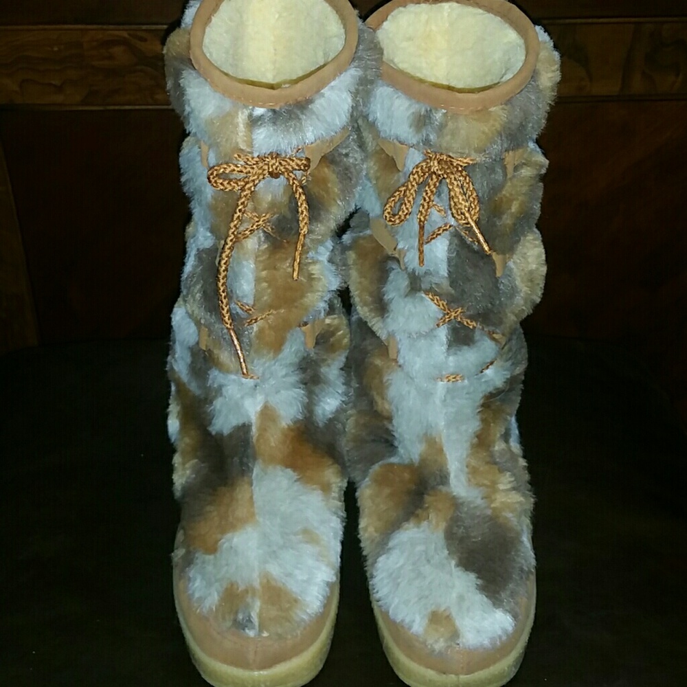 VINTAGE SNOWLAND SNOW BOOTS SZ.10